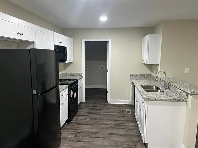 198 Pond View Dr — Photo 4
