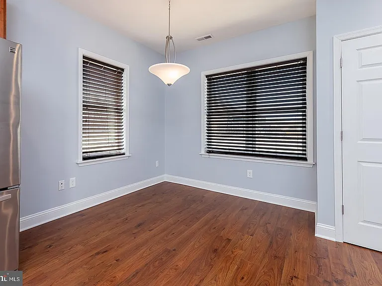 120 Grove St — Photo 10