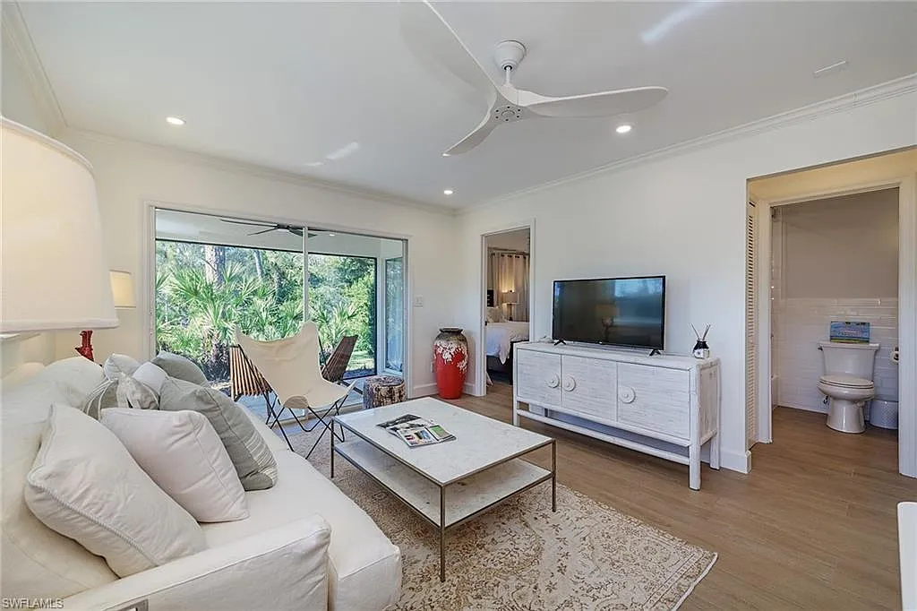 2 bed, 2.0 bath, 900 sqft, $6,500 — Photo 4