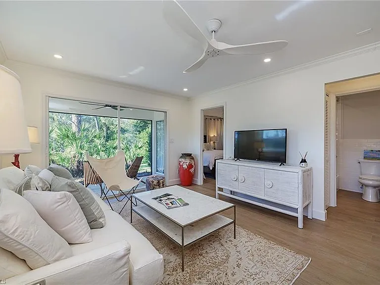 301 Ridge Dr — Photo 4