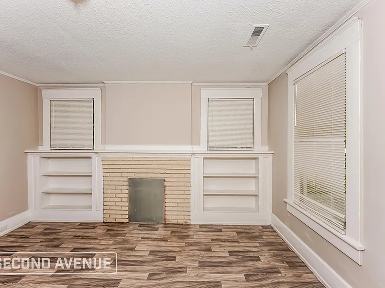 2908 Avenue I — Photo 4