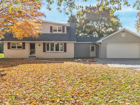 W1535 Ranch Rd, Seymour, WI 54165