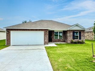 8319 E Queens St, Broken Arrow, OK 74014
