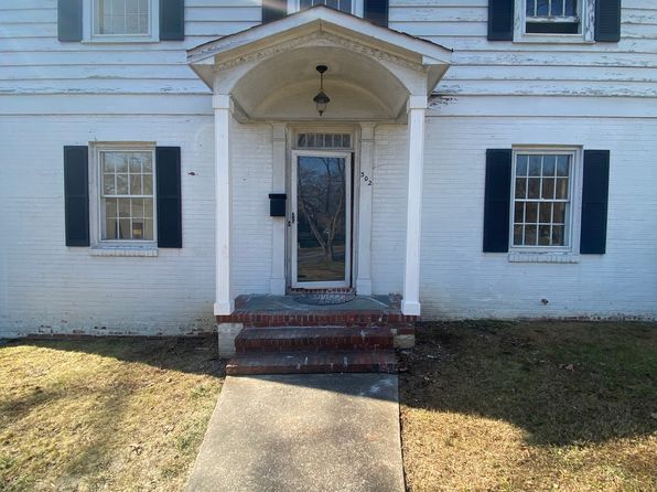 302 Kensington Rd