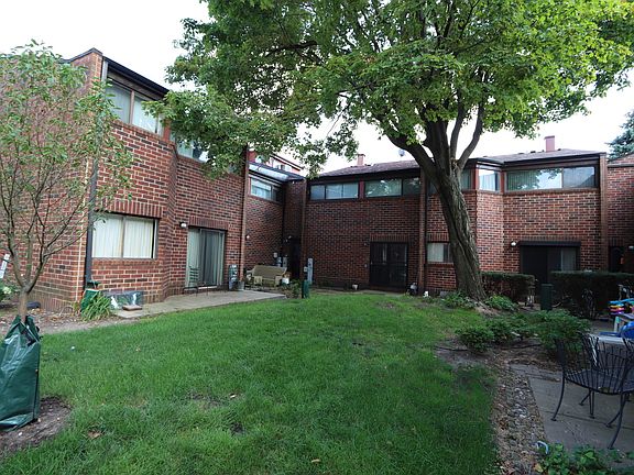 5th image of 841 S Racine Ave Unit C