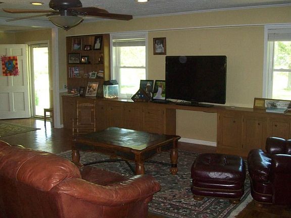 3rd image of 589 County Road 1740