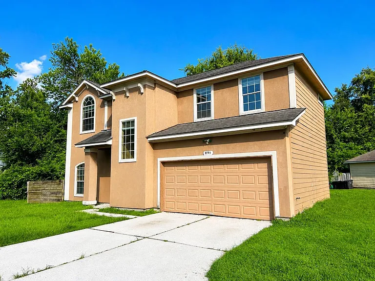 9104 N Green River Dr #E — Photo 2