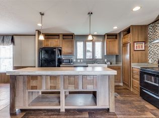 1504 Reef Dr, Azle, TX 76020