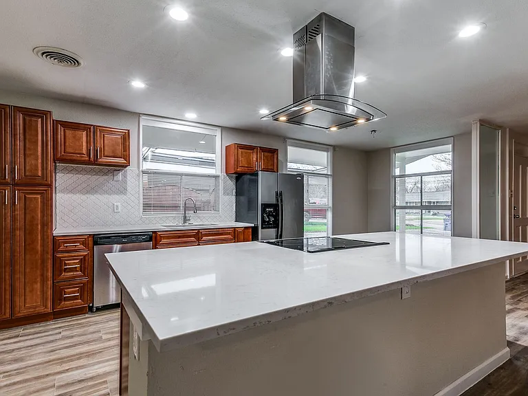 511 E Hathaway Dr — Photo 12