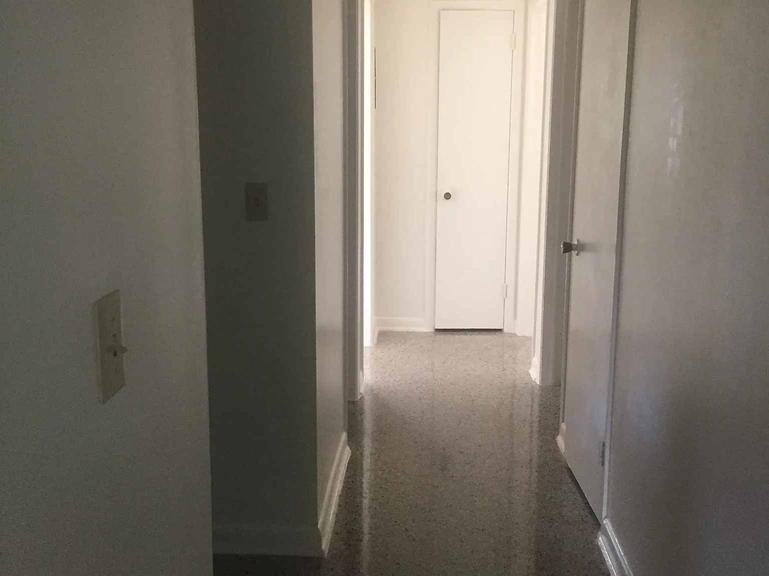 3 bed, 1.5 bath, 1221 sqft, $2,300 — Photo 3