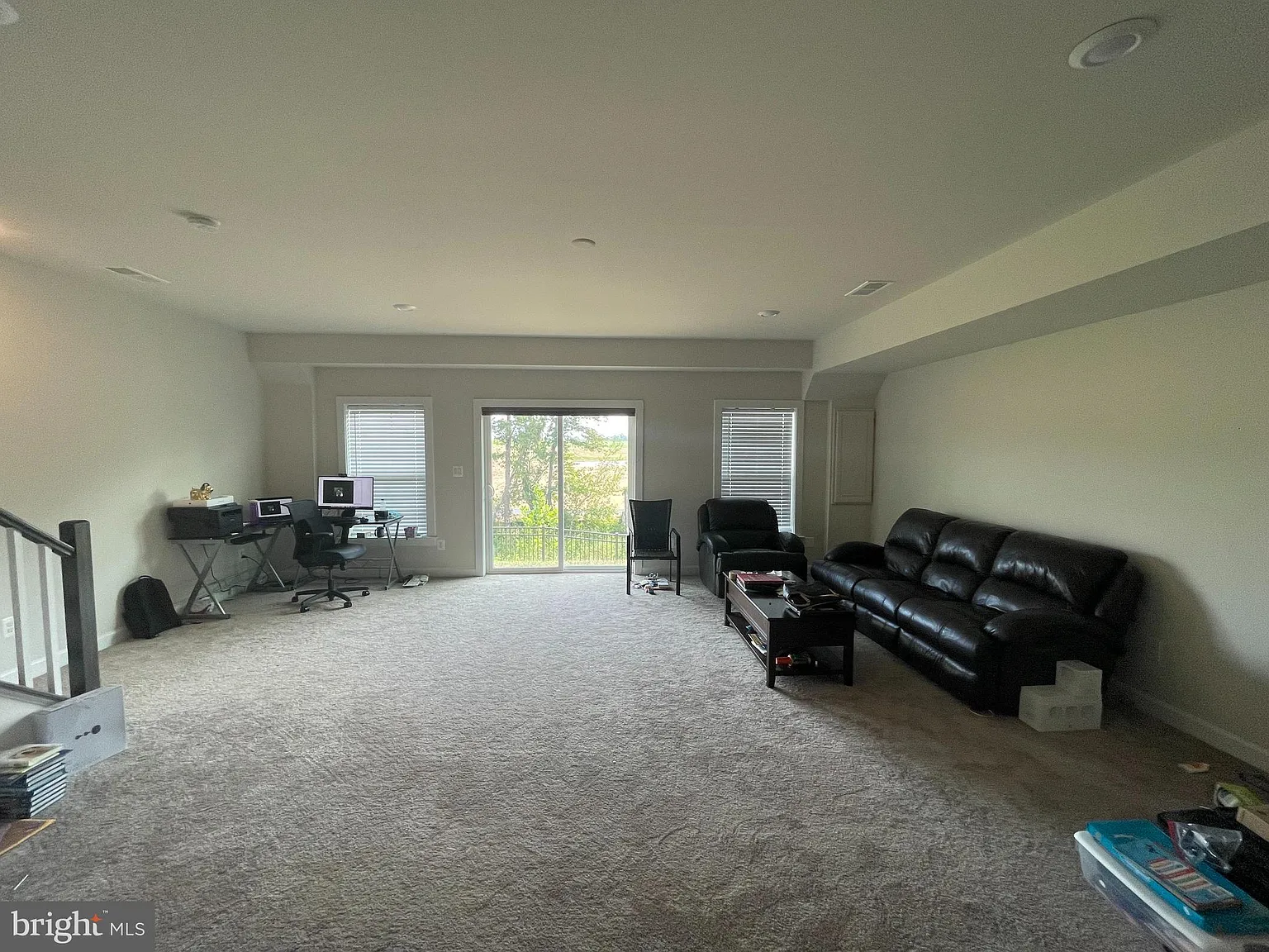 3 bed, 3.5 bath, 3337 sqft, $4,200 — Photo 2