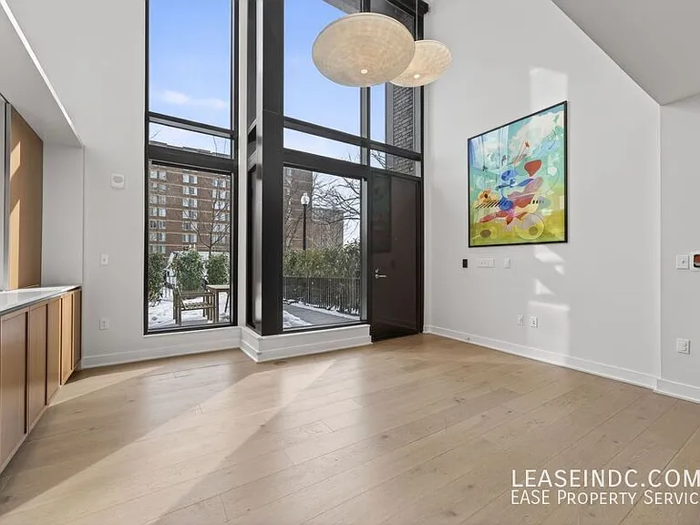 1332 8th St NW — Photo 4