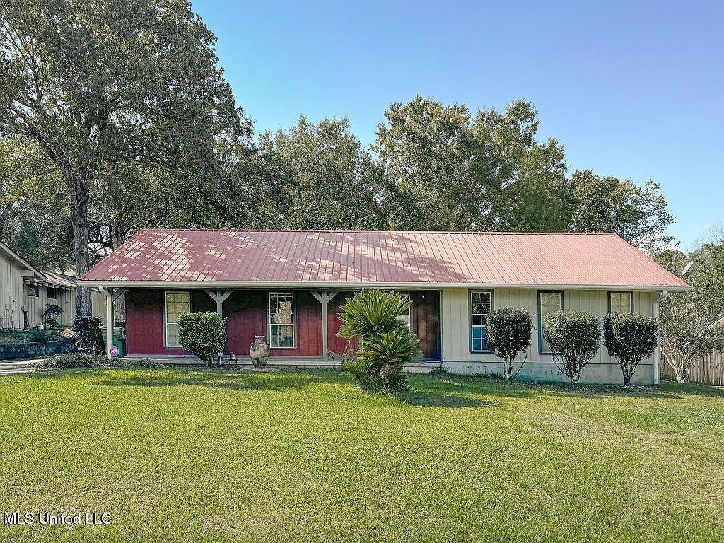 656 Mauna Loa Ct, Diamondhead, MS 39525 | Zillow
