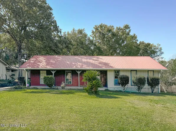 656 Mauna Loa Ct, Diamondhead, MS 39525