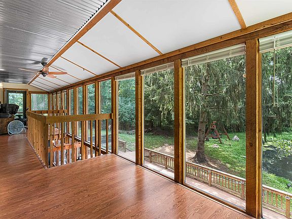 2nd image of 307 S Beach Dr