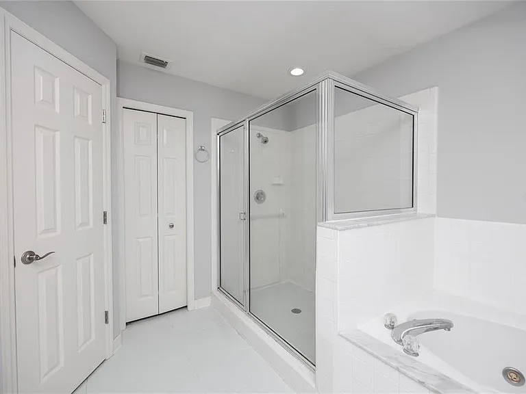 2103 SW 75th Ter — Photo 25