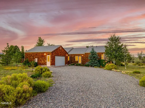 8135 Masters Ln, Flagstaff, AZ 86004