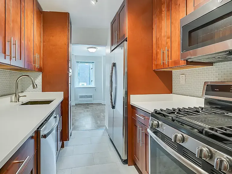 200 E 71st St #5B — Photo 7