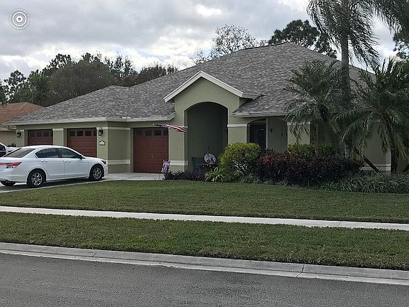 3 car garage, front porch