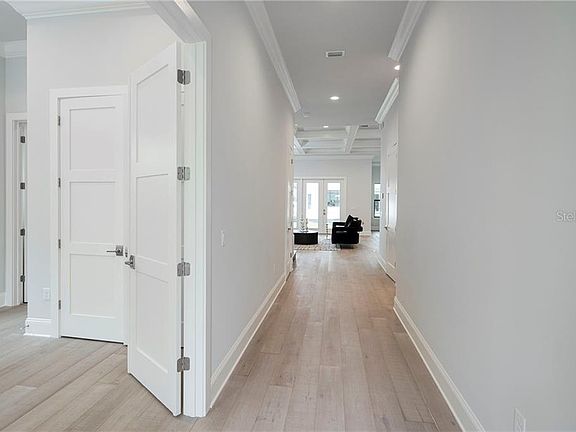 4th image of 214 S Coolidge Ave