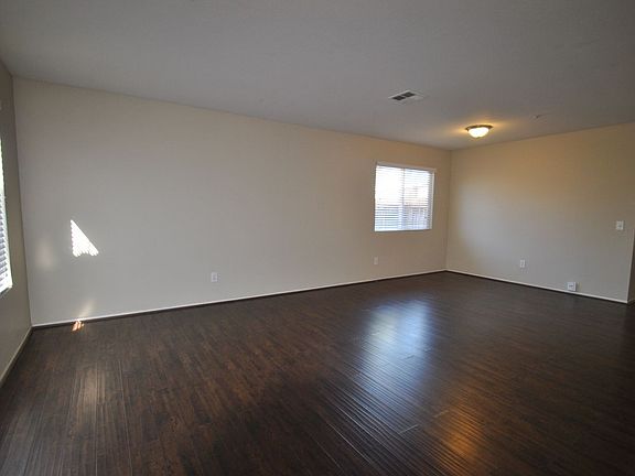 3rd image of 11329 Jacaranda Cir