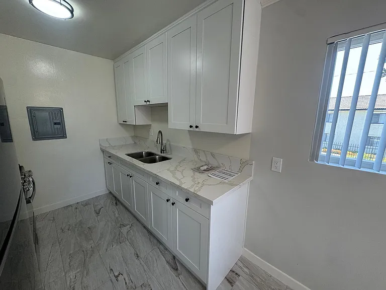 1505 E Kay St #4 — Photo 15