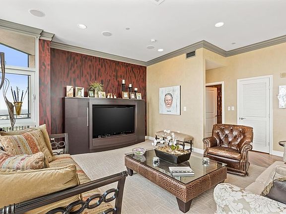 3rd image of 5913 Shipp Dr