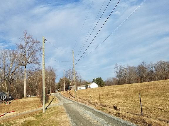 4th image of 43 Guy Ln