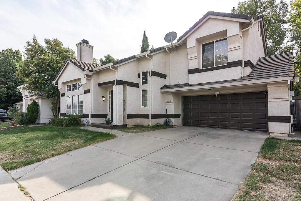 8908 Redwater Dr photo 1