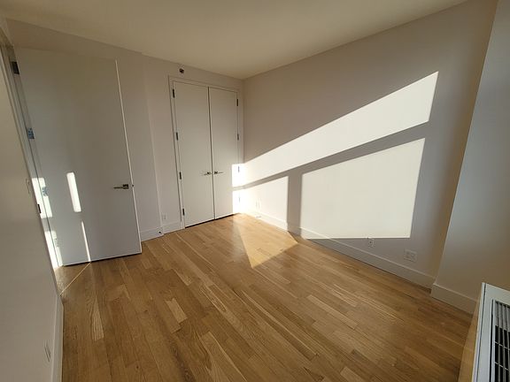 4th image of 114 Troutman St APT 511