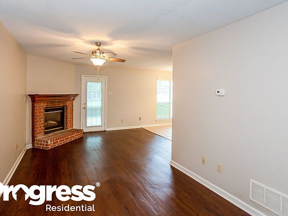 4th image of 7240 English Oak Dr