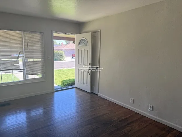 2837 Inman Ave — Photo 11