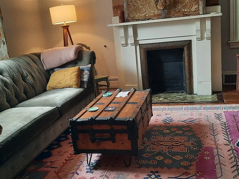 813 E Hutchinson Ave — Photo 3