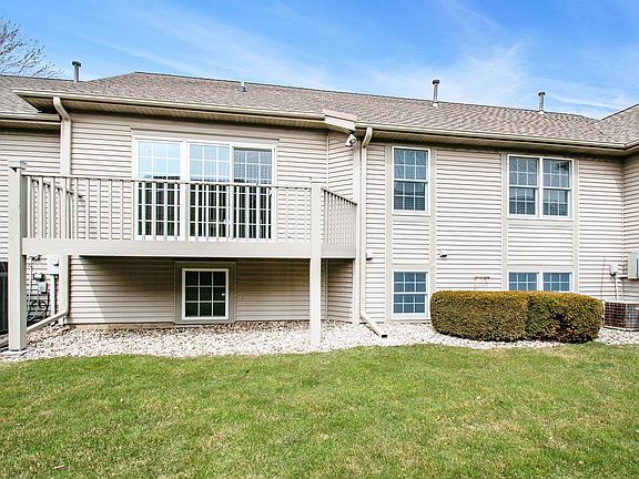 2nd image of 1454 Willow Ct