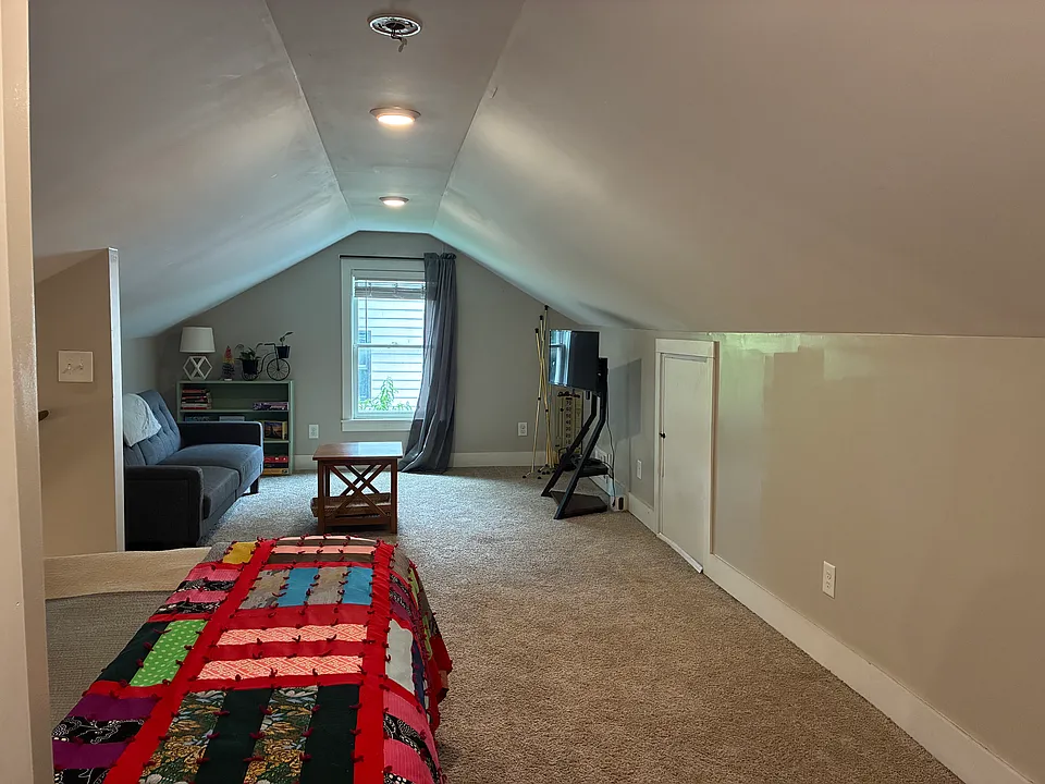 396 Deckner Ave SW