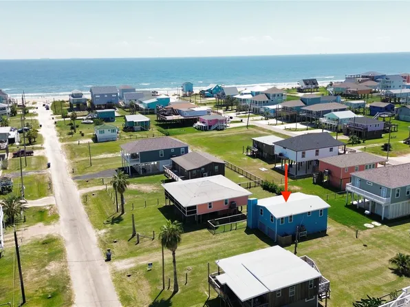 315 Coral Ct, Surfside Beach, TX 77541