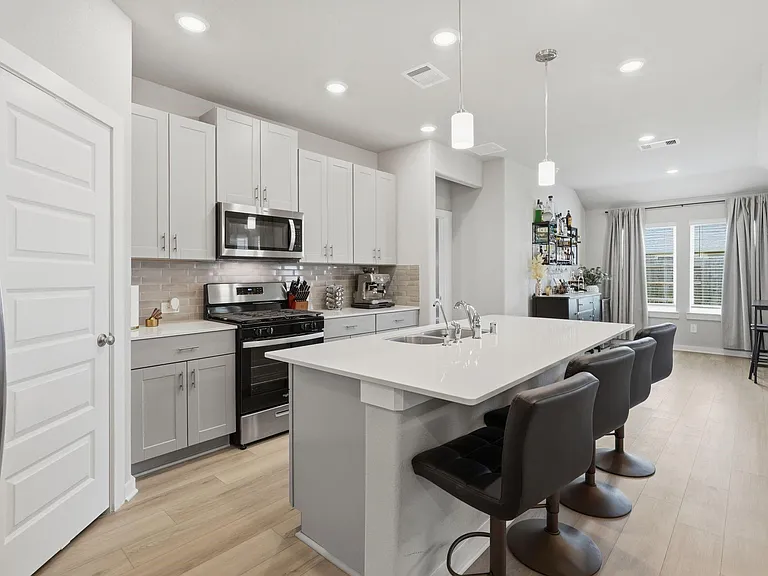 14231 Rolling Pastures Dr — Photo 2