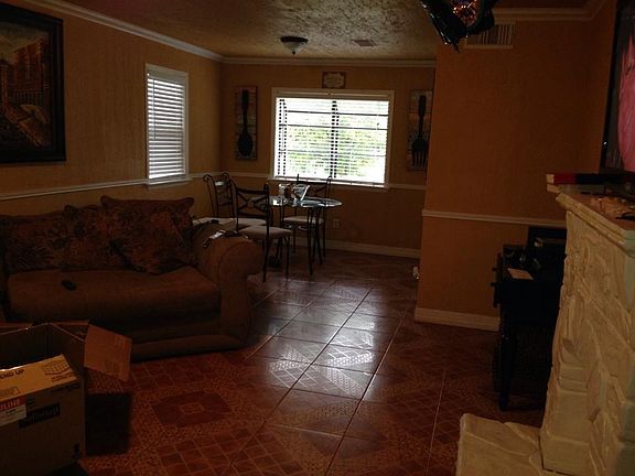 3rd image of 1103 W Pitts Ave
