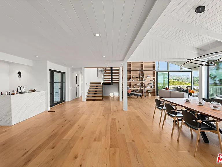 23901 Malibu Knolls Rd — Photo 5