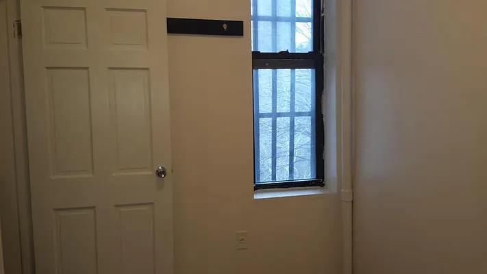 Rented by Camhi NYC Realty Inc | media 28