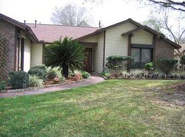 3rd image of 611 Tuskawilla Point Ln