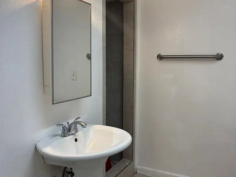10007 Cole Rd — Photo 26