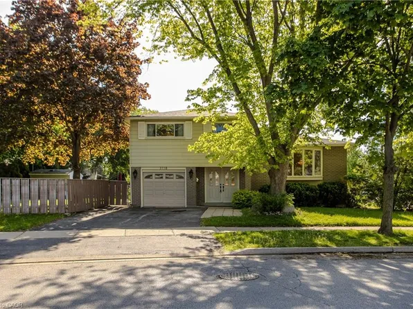 3118 Centennial Dr, Burlington, ON L7M 1B9