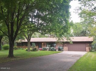 700 Oakwood Ln, Owatonna, MN 55060