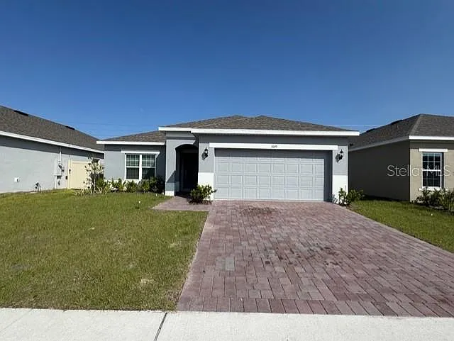 3 bed, 2.0 bath, 1624 sqft, $2,000 — Photo 2