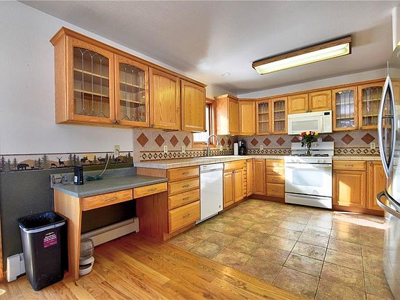 4th image of 408 Mount Guyot Cir