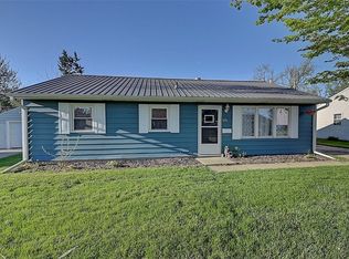 1575 Henderson Dr, Marion, IA 52302