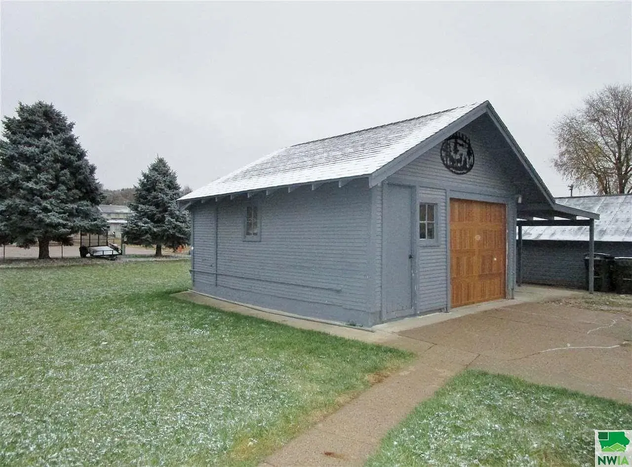 4 bed, 1890 sqft, $1,500 — Photo 2