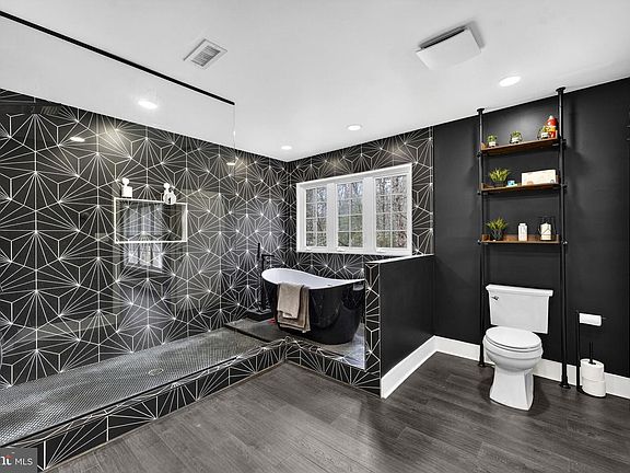 5th image of 6658 Fox Den Rd