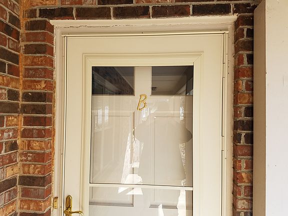 2nd image of 311B N Pine St #311-B